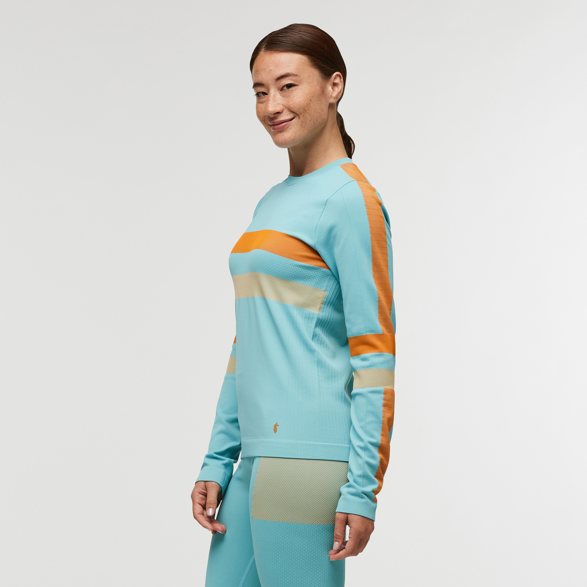 Debajo Seamless Baselayer Crew Women's - Image 8