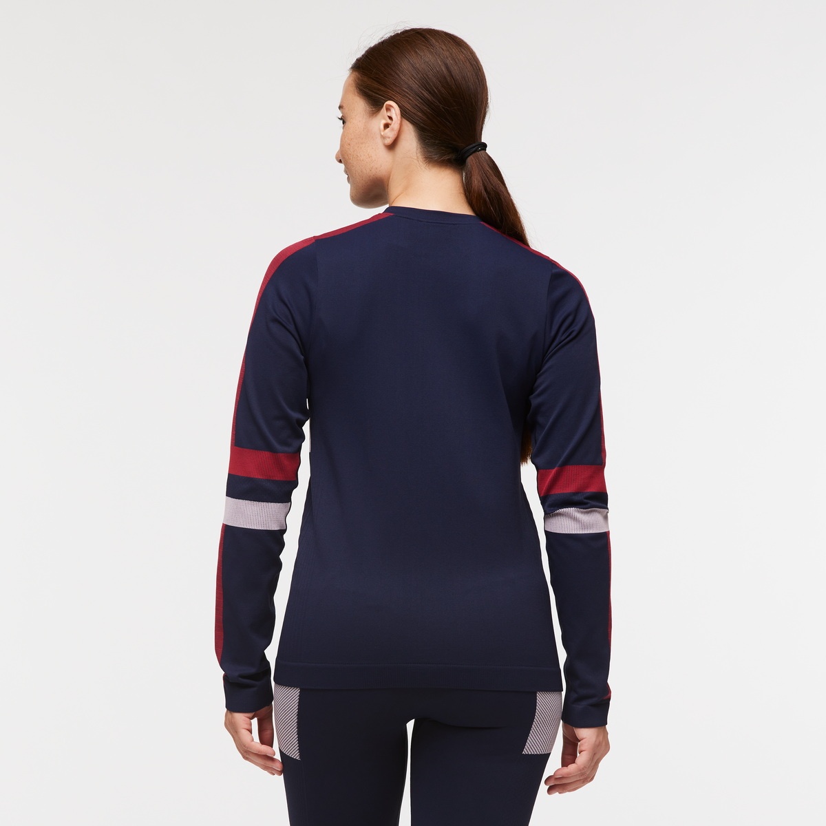 Debajo Seamless Baselayer Crew Women's - Image 4