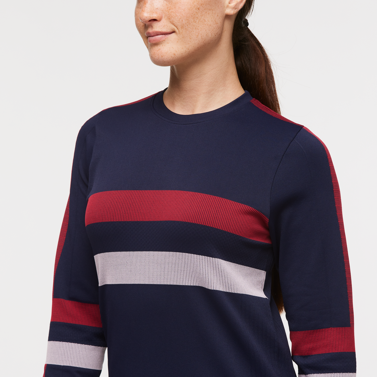 Debajo Seamless Baselayer Crew Women's - Image 5